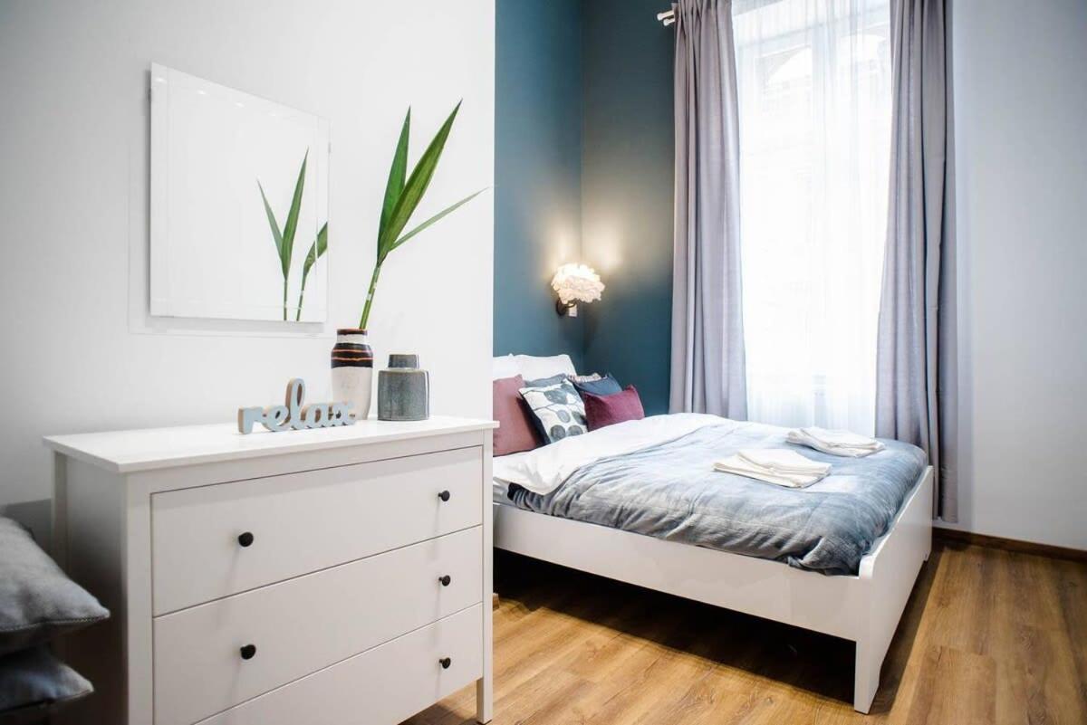 5 Bedrooms With Ac In Center * Budapešť